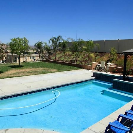 Vineyard Poolside Retreat Villa Winchester Bagian luar foto